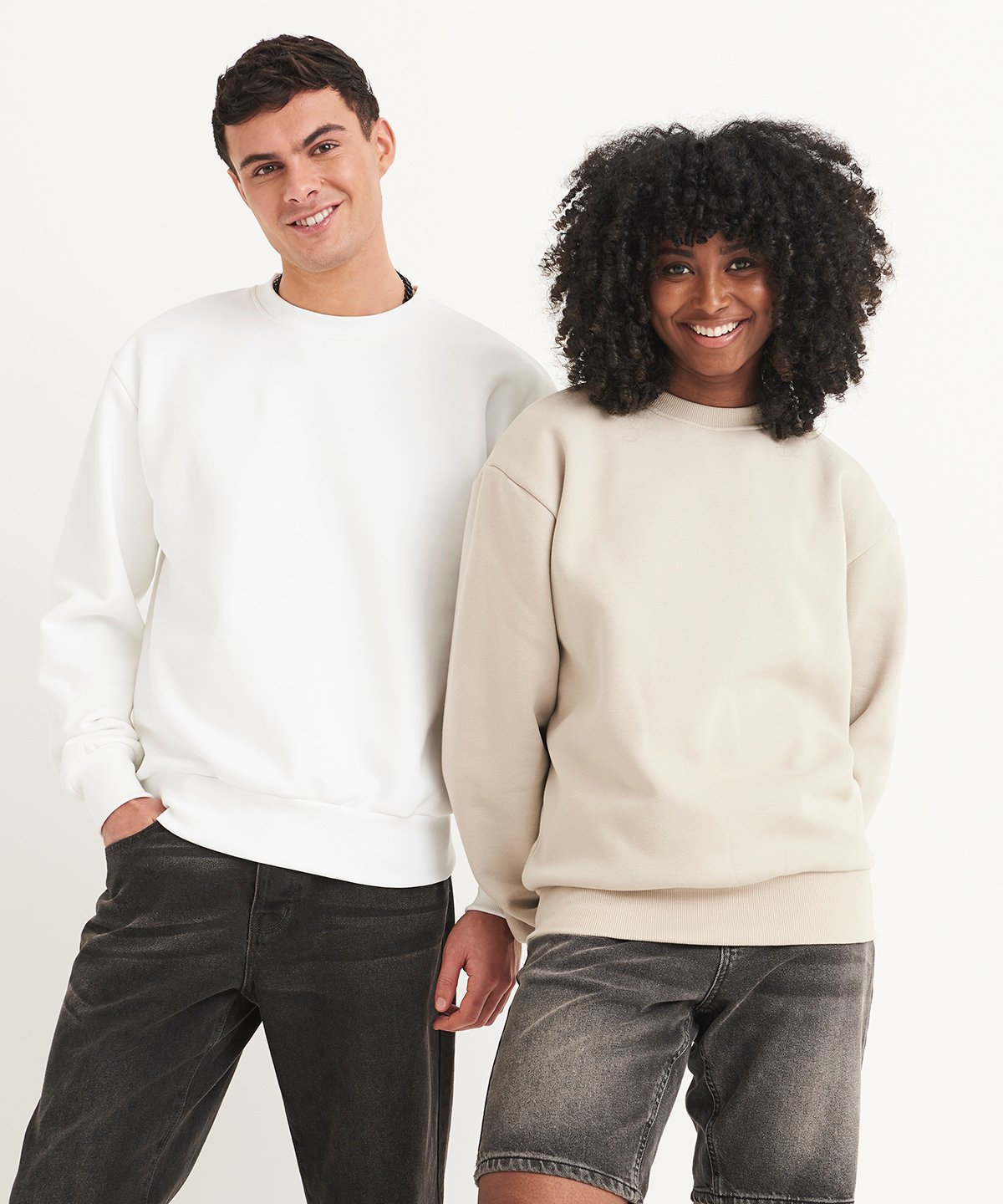 Heavyweight signature sweatshirt - Image 5